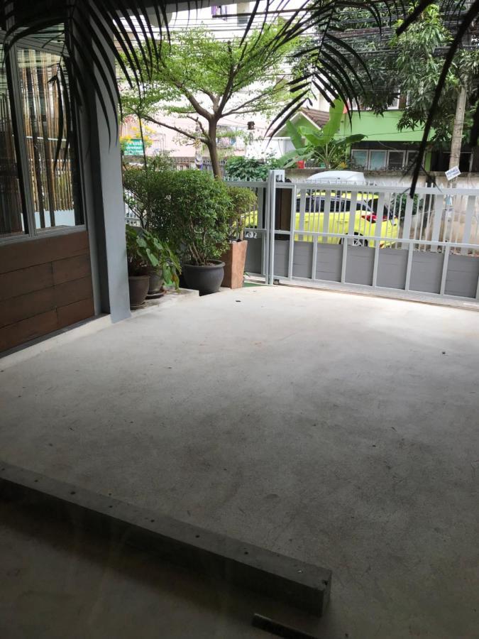 Nesuto Hostel Ramkamhaeng 52 방콕 외부 사진